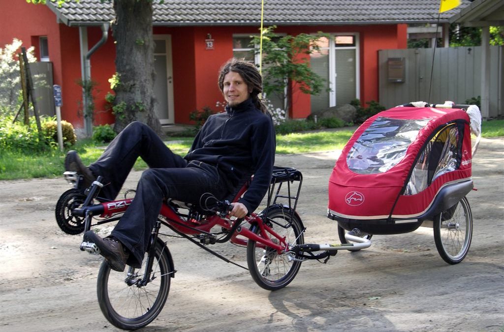 A picture of Janne, AZUB MINI, Dolphin trailer and son Jon