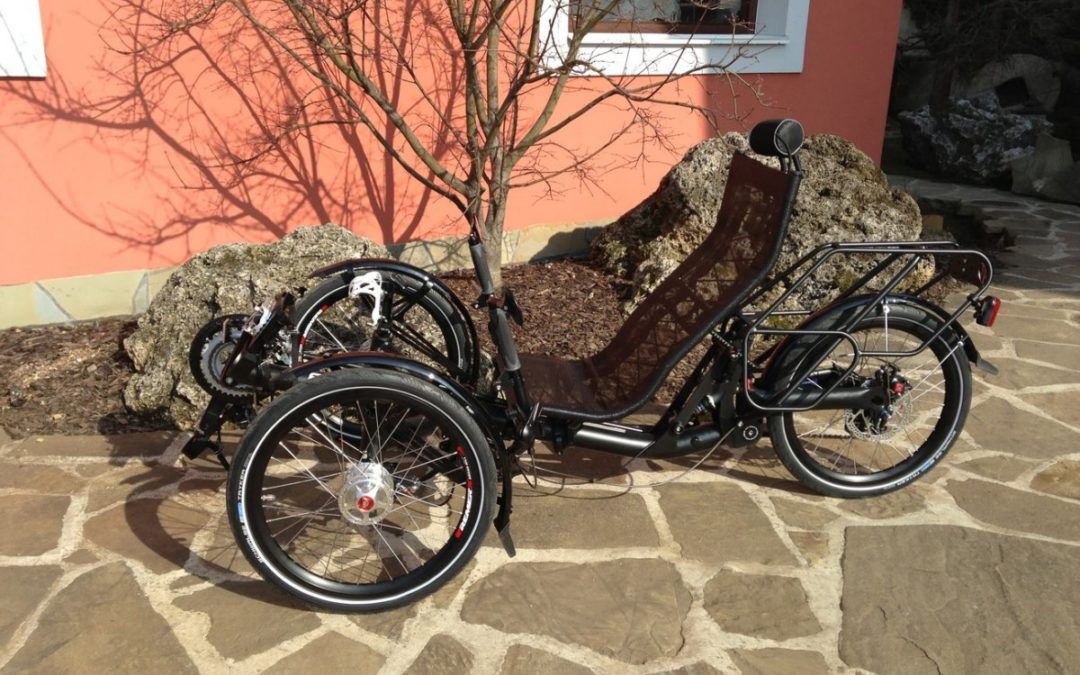 AZUB TRIcon – ležatá tříkolka s přítlačnými brzdami