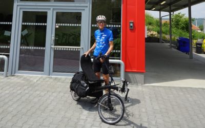 President of the Dutch HPV club visited AZUB with his folding Origami