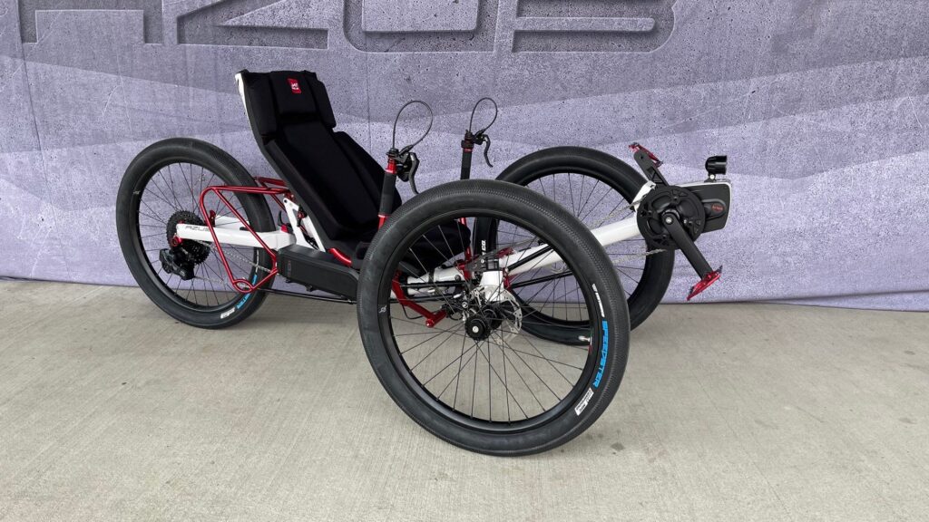 Recumbent trike AZUB Ti-FLY X with BROSE Smag e-assist