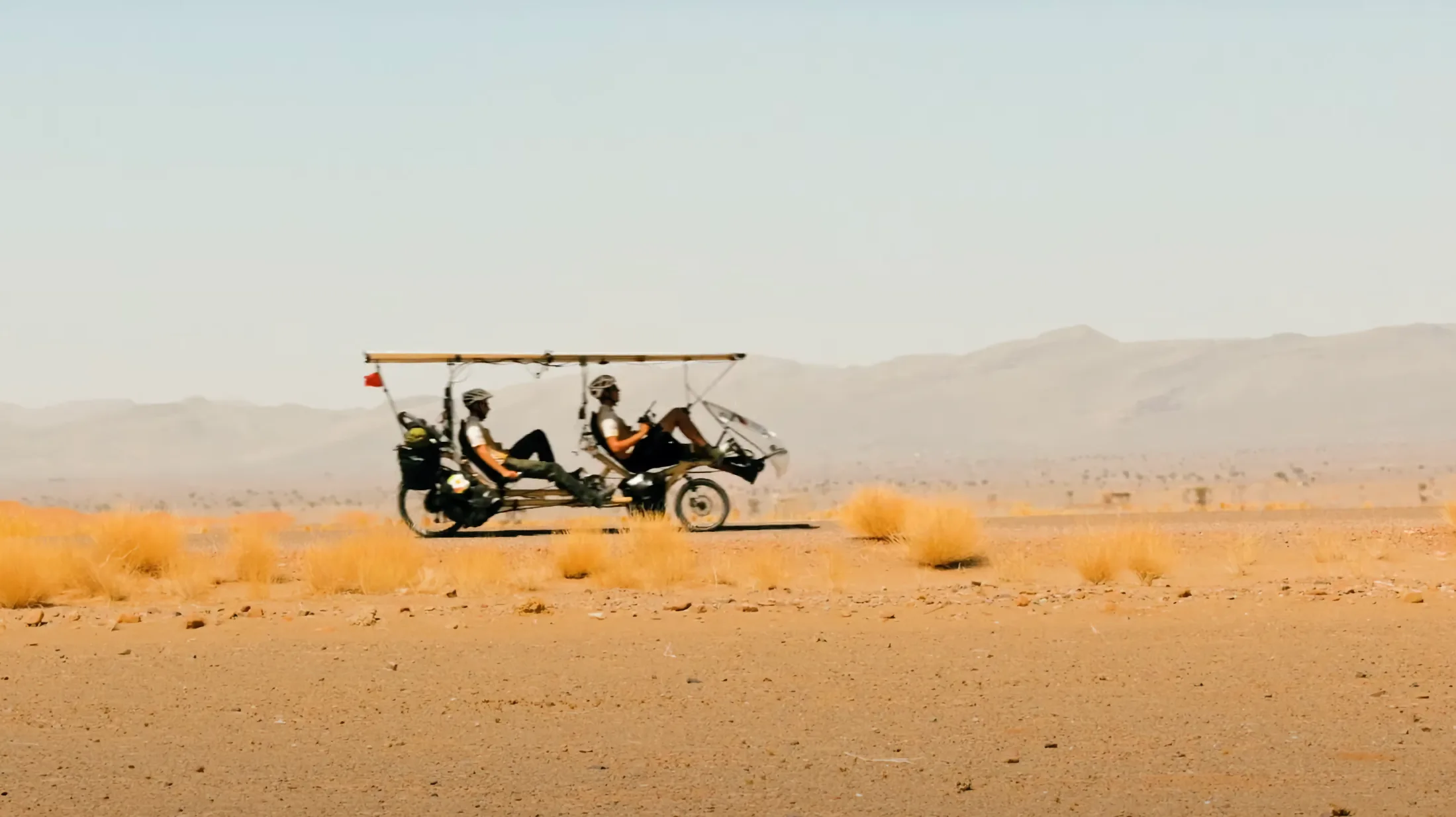 AZUB TWIN solar recumbent tandem bike in Sahara desert