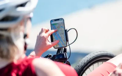 Bosch SmartphoneGrip for Bosch motors: Charge and Navigate at the same time